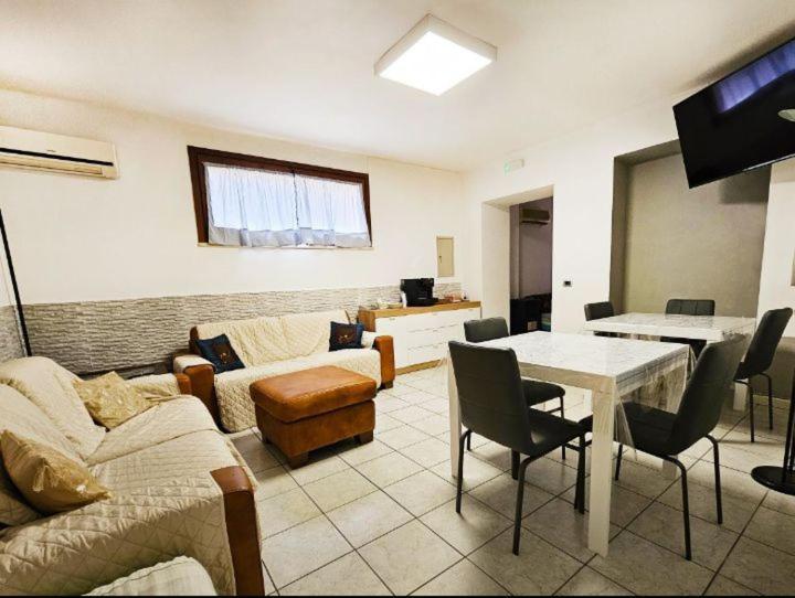 Bed and Breakfast Beb Sa Tanca Nostra Sassari Exterior foto